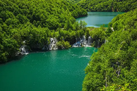 Planirate posjet Plitvicama? Iskoristite pakete s uključenom ulaznicom i popustima