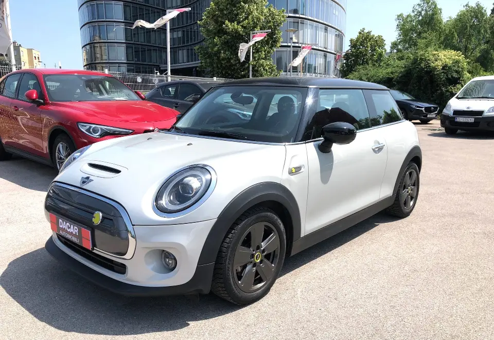 Na ovom mjestu auto se kupuje s povjerenjem, povoljnom cijenom i garancijom