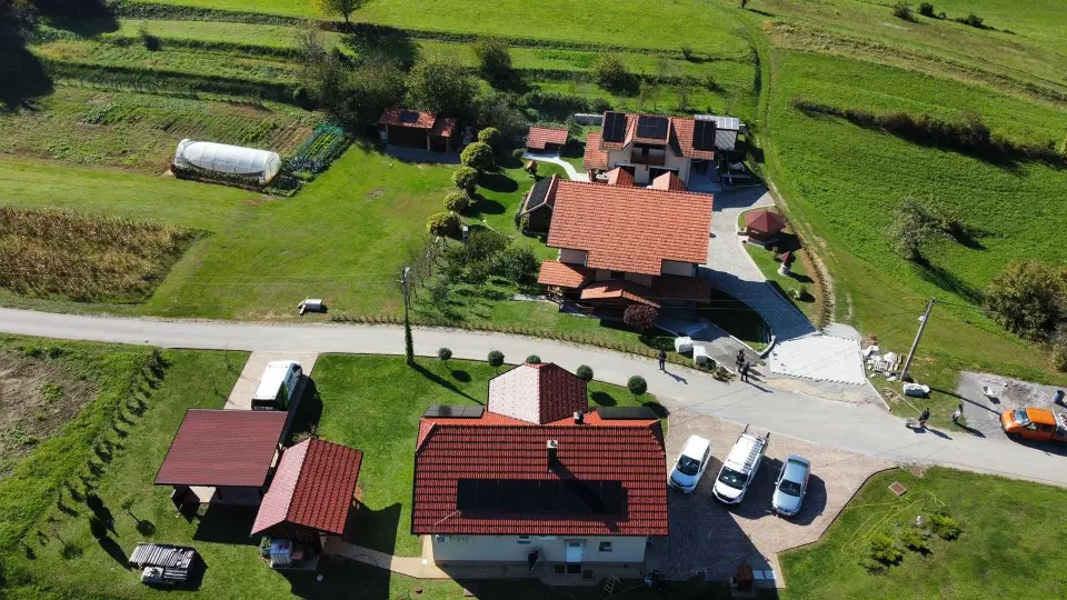 Boli vas cijena struje? Donosimo vodič do energetske neovisnosti