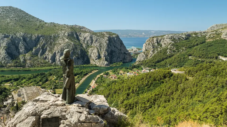 Planina, rijeka i more na dlanu: Ovaj grad skriva jedan od najljepših kanjona Jadrana