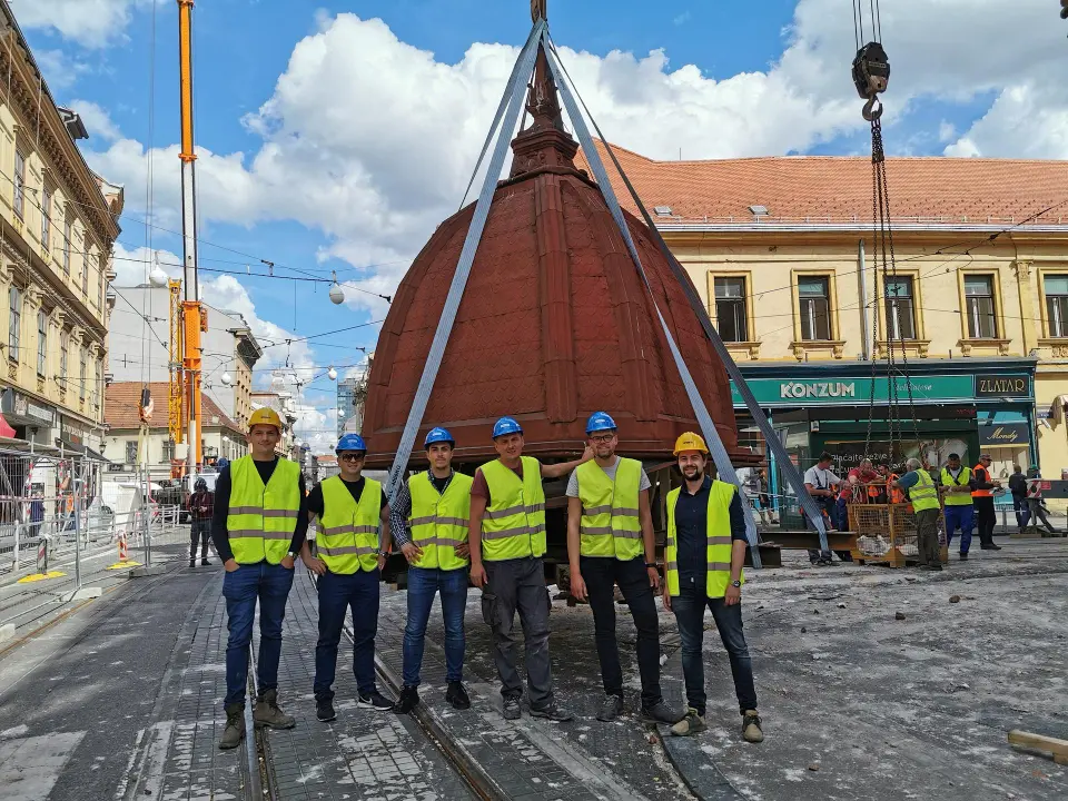 Spegrini djelatnici uklanjali su opasne dijelove zgrada u centru Zagreba nakon potresa