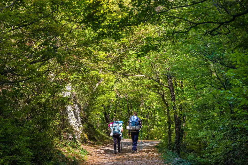 Gdje more dotiče planinu: mjesto koje nudi odmor i avanturu u isto vrijeme