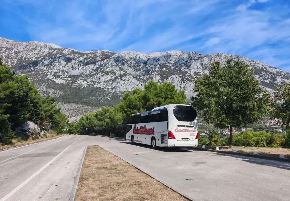 ZBOGOM ŽIVCIRANJU U KOLONI: Zašto je autobus opet 'in' za put na more, ali i do Slavonije?