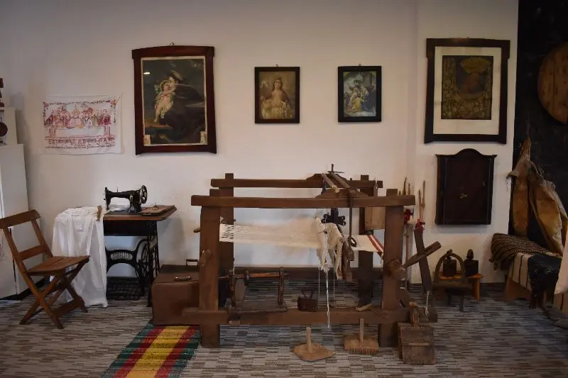 Iz ruševine u čuvara baštine: obitelj je spasila staru školu i 500 predmeta od zaborava