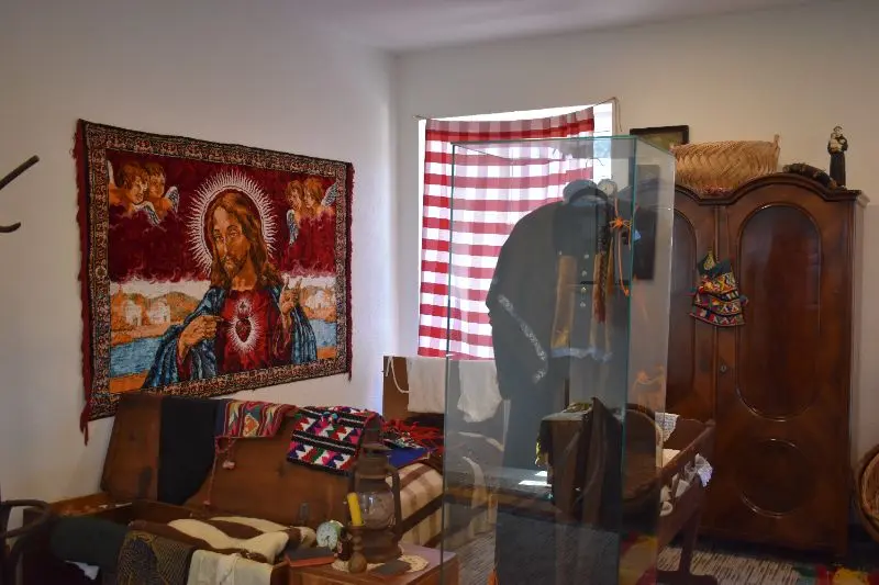Iz ruševine u čuvara baštine: obitelj je spasila staru školu i 500 predmeta od zaborava