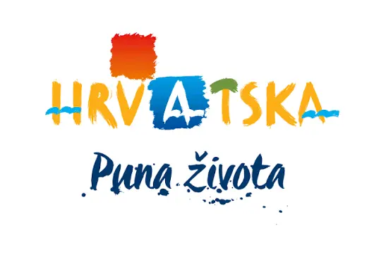 Iz ruševine u čuvara baštine: obitelj je spasila staru školu i 500 predmeta od zaborava