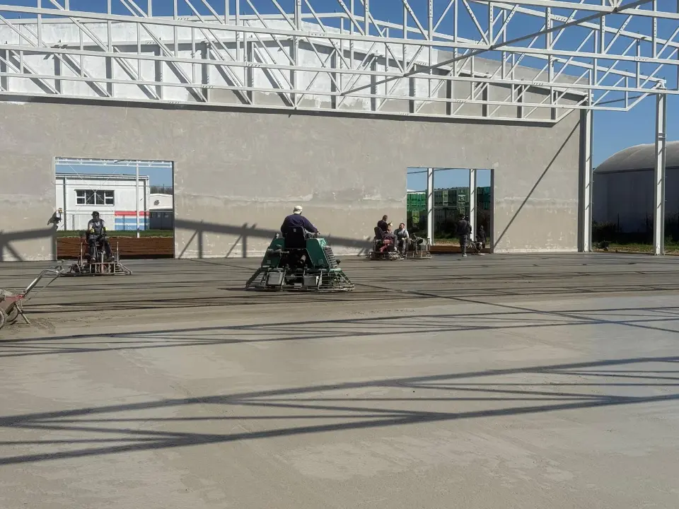 Pod koji trpi sve: kako nastaju industrijske površine koje traju desetljećima