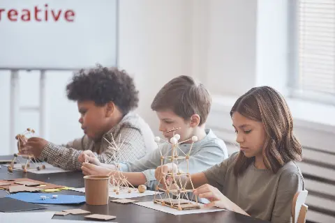 Budući inovatori - uključivanje djece i učenika u STEM edukacije
