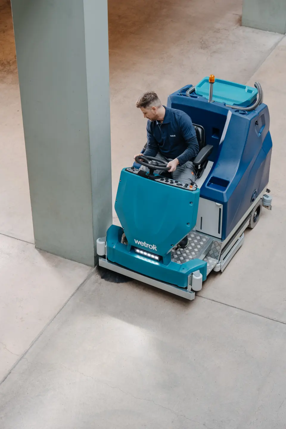 Upoznajte robota Marvina koji je iz Švicarske došao raditi u Hrvatsku