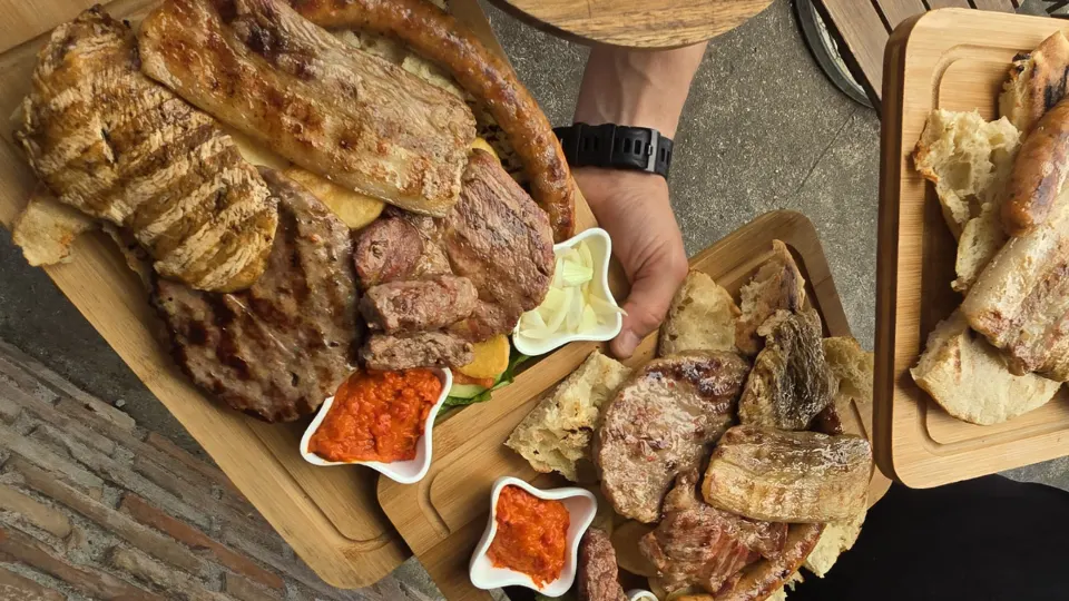 Bistro Kovačnica: Roštilj na drvenom ugljenu za ljubitelje prirode u srcu Samobora