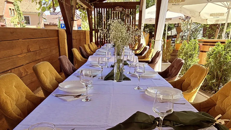 Bistro Kovačnica: Roštilj na drvenom ugljenu za ljubitelje prirode u srcu Samobora