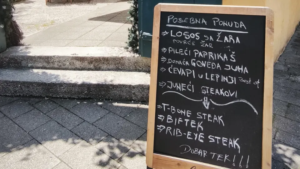 Bistro Kovačnica: Roštilj na drvenom ugljenu za ljubitelje prirode u srcu Samobora