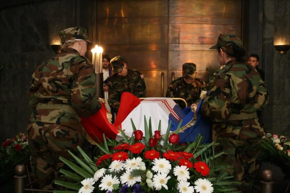 Što učiniti u slučaju smrti? Vodič kroz prve korake i pomoć stručnog tima POKOP d.o.o.