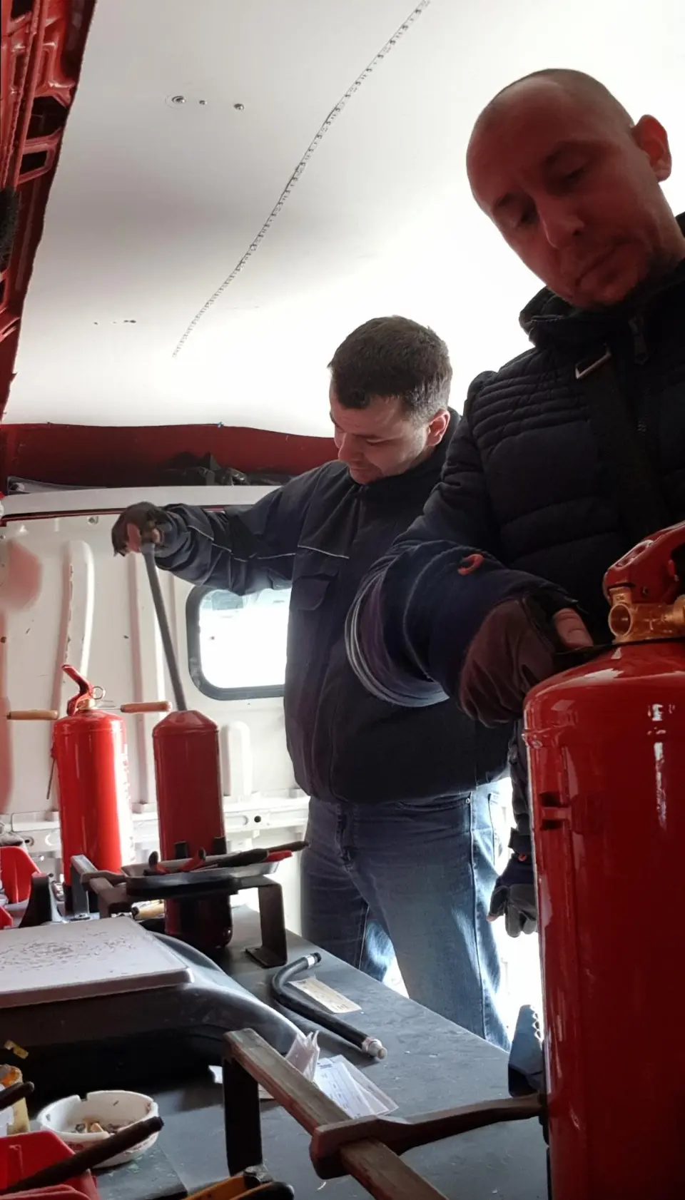 Servis vatrogasnog aparata traje kraće od pauze za kavu, a može spasiti živote