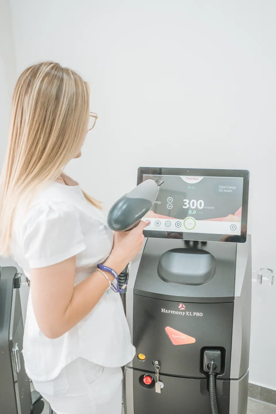 Bore, flekice ili umorna koža? Liječnički pristup estetici čini razliku