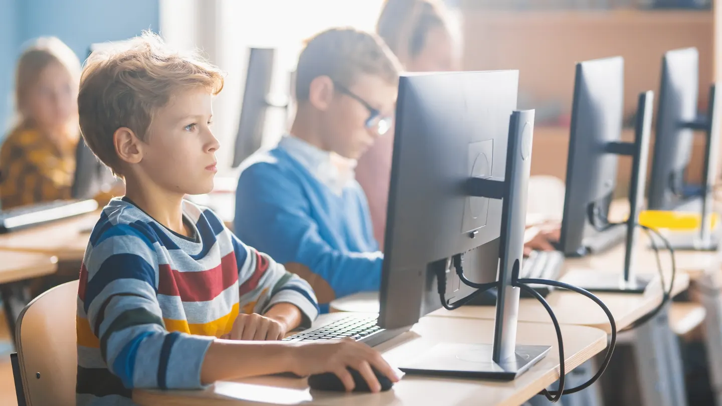 Budući inovatori - uključivanje djece i učenika u STEM edukacije