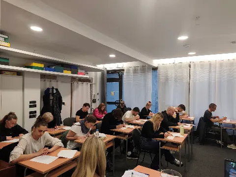 Razmišljate o novom zanimanju? Evo kako vam HZZ može financirati edukaciju