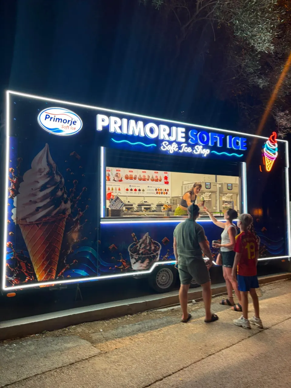 NEON REKLAM: više od 30 godina stvaranja reklama koje se pamte