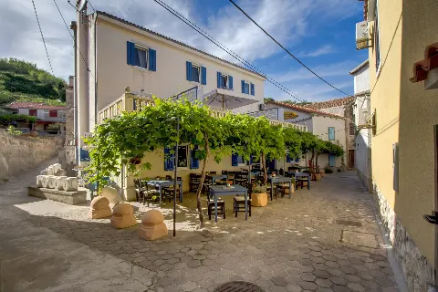Pet soba, lokalni specijaliteti i pješčane plaže: upoznajte Sansegus