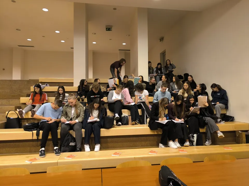 Učite kroz igru: Učenici otkrivaju STEM kroz videoigre
