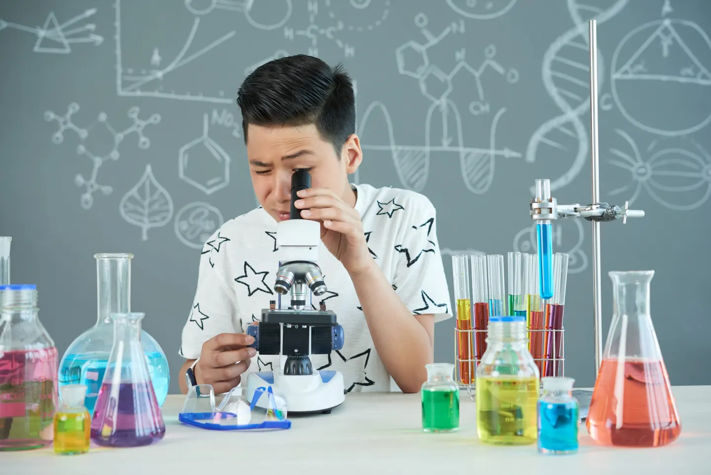 Budući inovatori - uključivanje djece i učenika u STEM edukacije