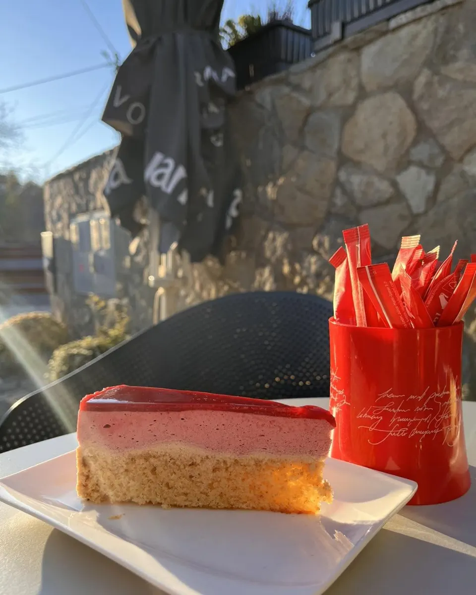 Domaće slastice koje spajaju tradiciju, kvalitetu i suvremene trendove