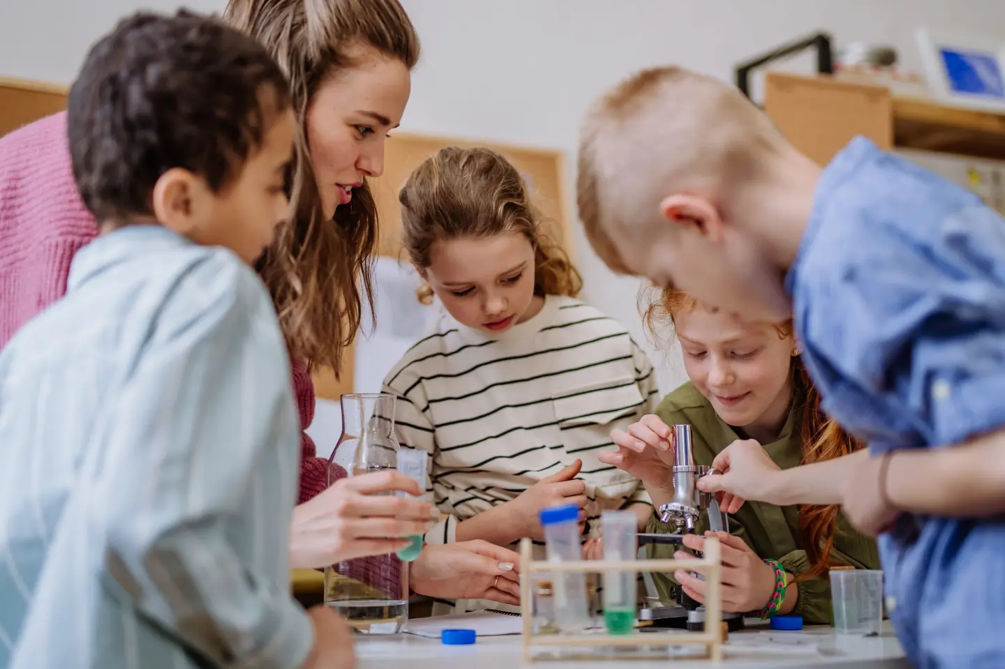 Budući inovatori - uključivanje djece i učenika u STEM edukacije