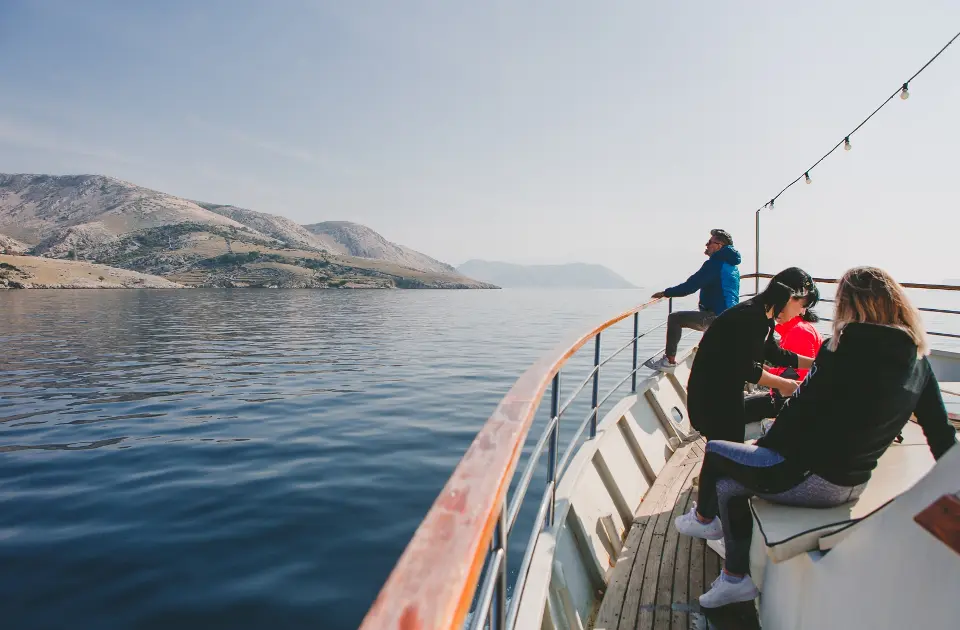 Luksuzna avantura na valovima – team building kakav još niste doživjeli!