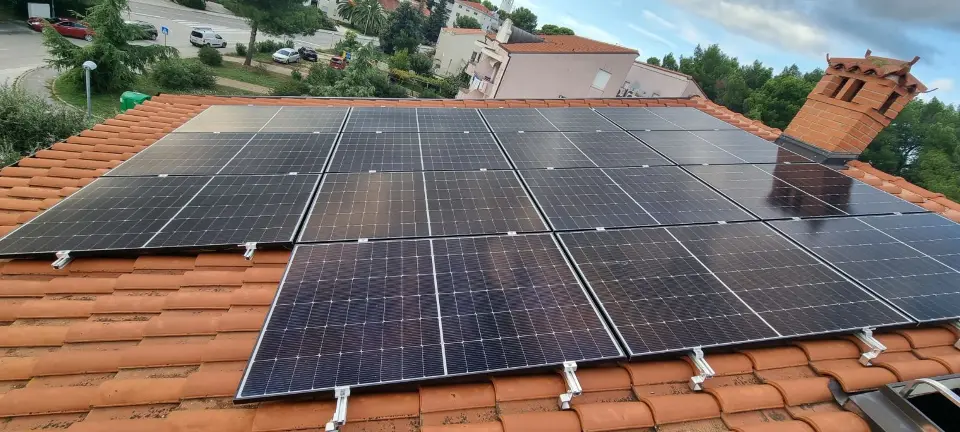 Vaše sunce, vaša energija – Solarna revolucija kroz prodaju i montažu solarne opreme za vaš dom
