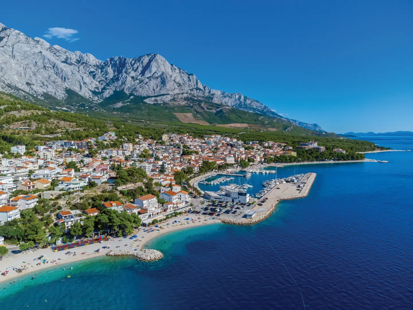 Biser Dalmacije: Mjesto gdje planina ljubi more