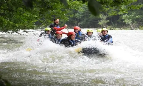 Ljepota divljine: Nezaboravna rafting avantura kroz brzace gorskog toka rijeke Kupe