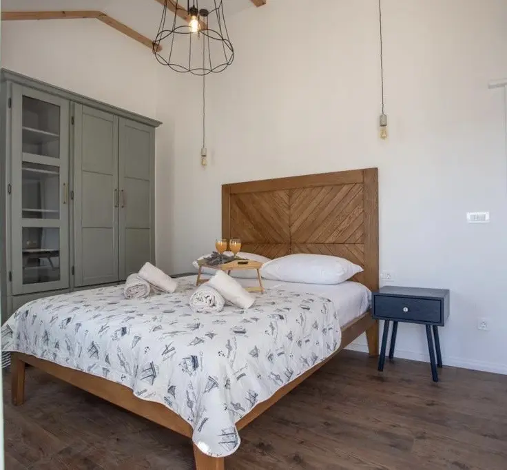 ŽIR: Rustikalni namještaj od slavonskog hrasta
