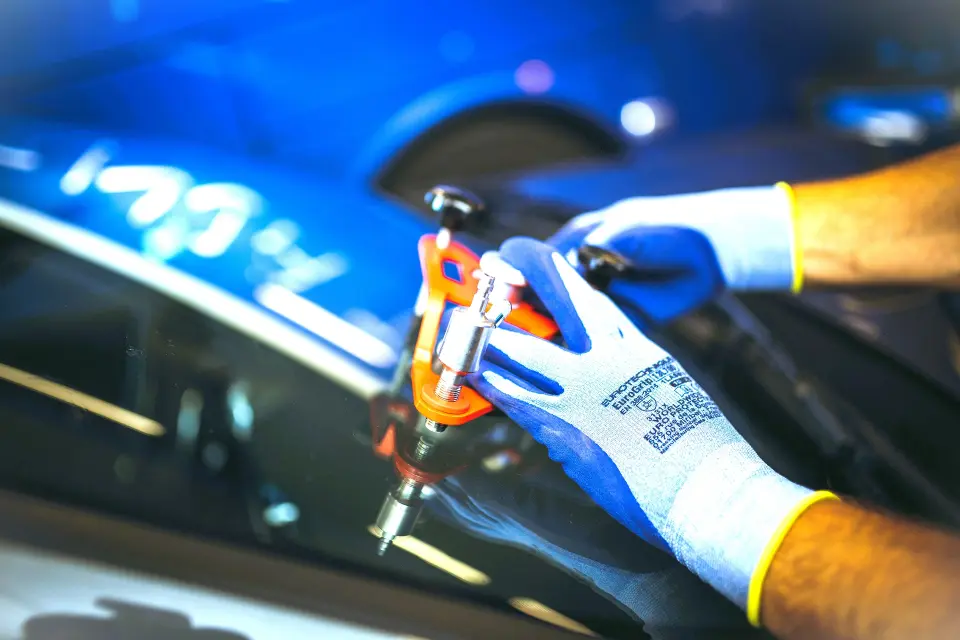 Zamjena autostakla ne mora biti skupa – evo kako proći jeftinije