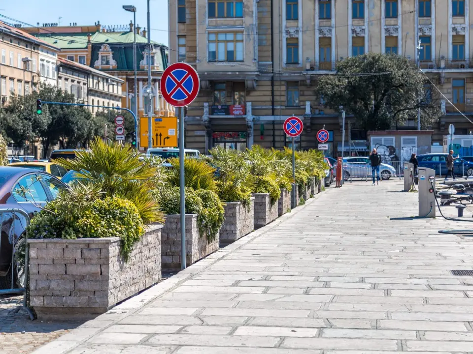 Spoj tradicije i inovacije: Upoznajte montažni kameni zid koji osvaja tržište