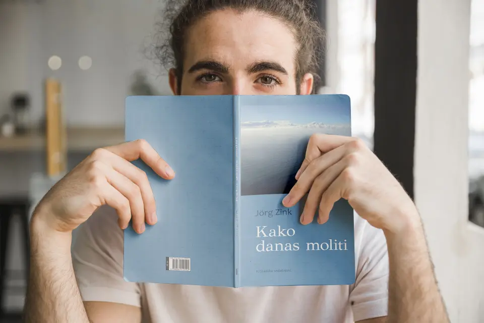 Moliš, a ništa se ne događa? Donosimo 5 uputa kako danas moliti