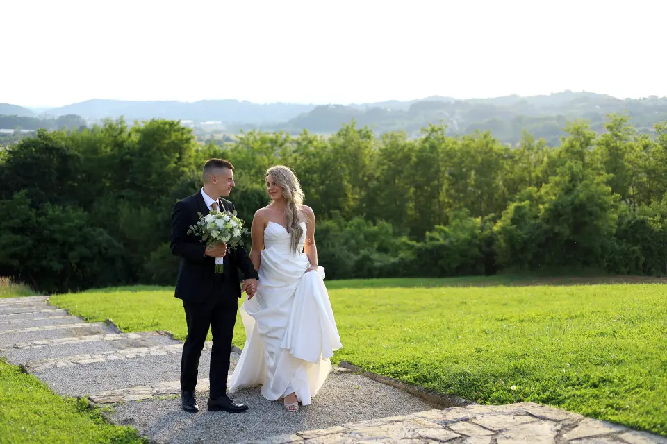 5 razloga zašto uzeti profesionalnog fotografa za vjenčanja i slične prigode
