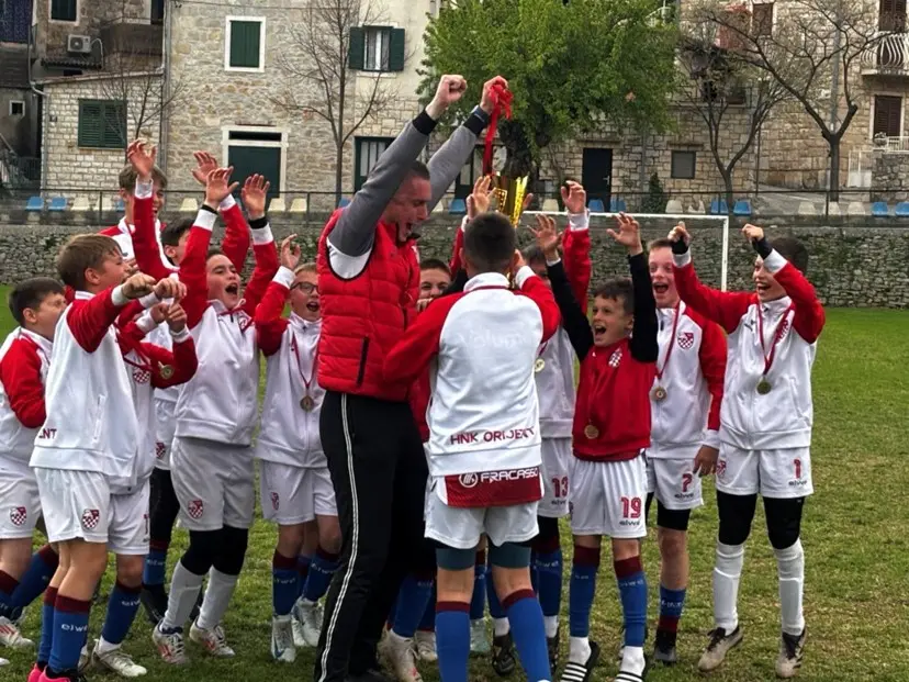 Trening, disciplina i timski rad: Škola nogometa NK Brazzia Supetar stvara nove zvijezde