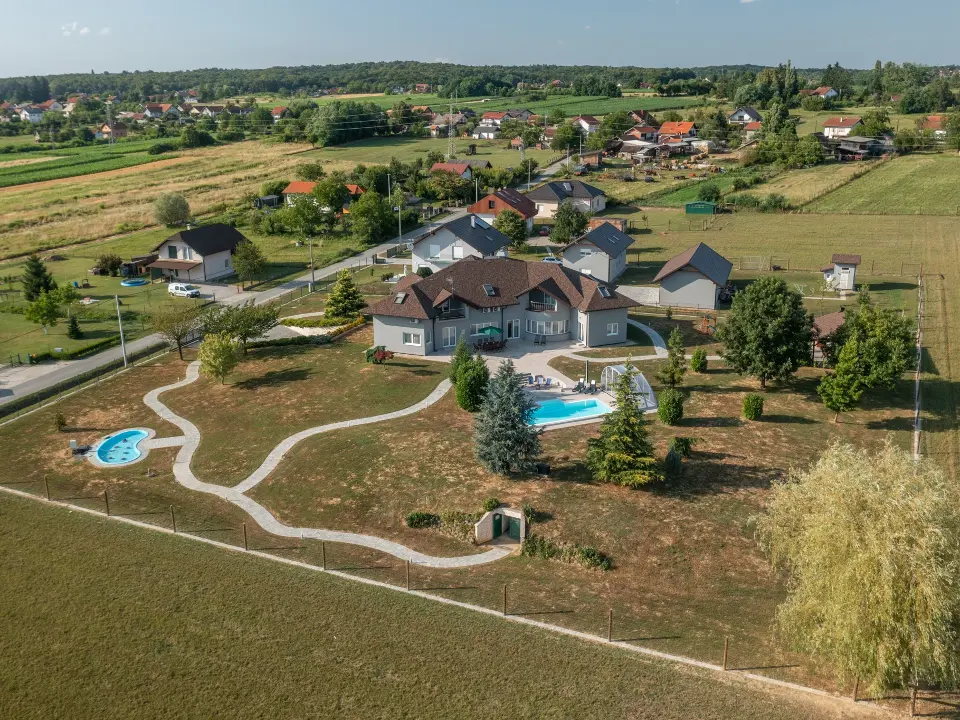Vodič za prodaju nekretnine: kako izabrati agenciju koja radi za vas