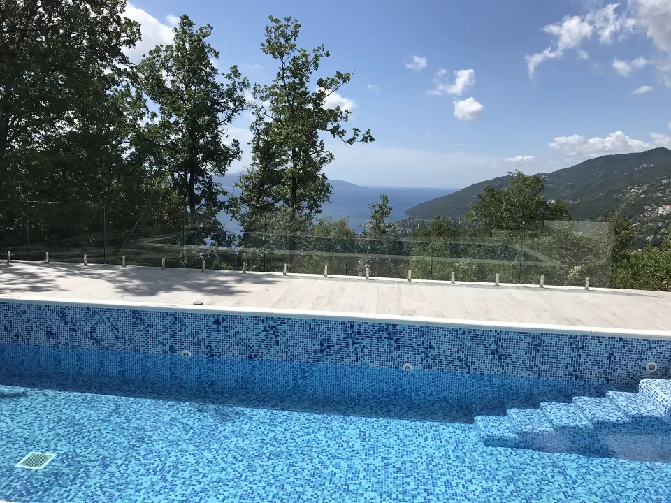 Tuš kabine, ograde i ogledala – sve po mjeri vašeg doma