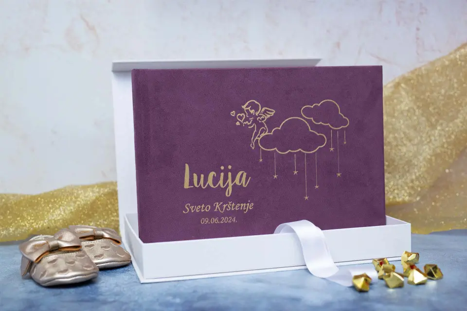 Dar koji ima priču: Personalizirani albumi, planeri i pokloni koji osvajaju