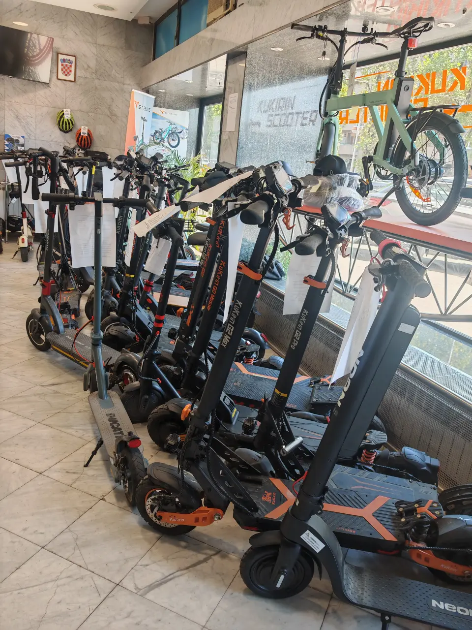 Sve popularniji e-bicikli i romobili: Kupujte pametno, s jamstvom i podrškom Rombike