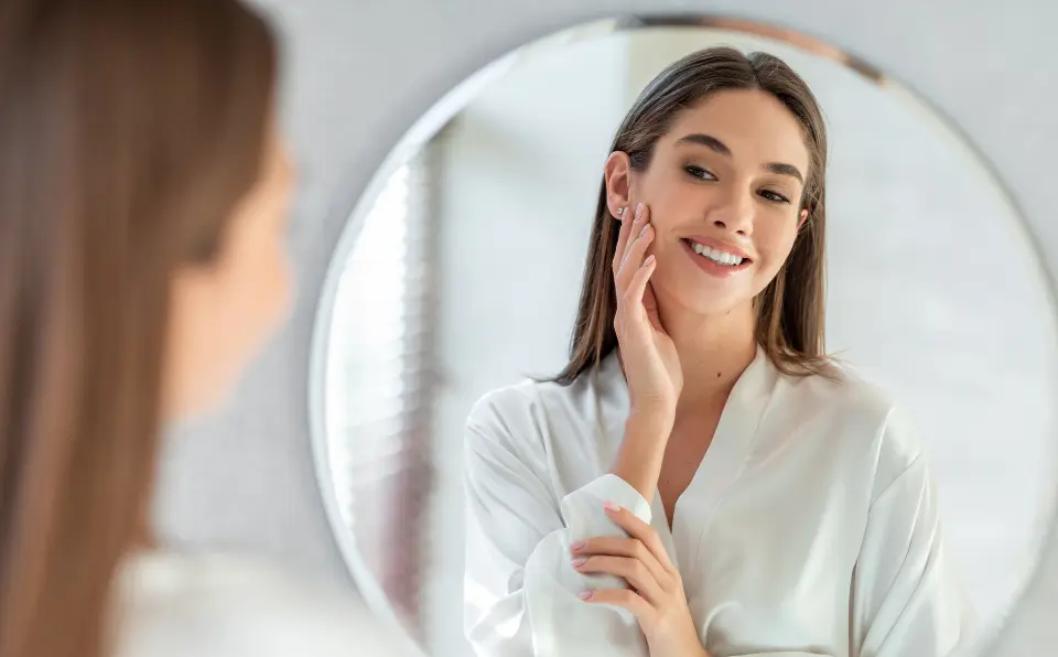 Skin booster: tretman koji briše umor, suhoću, ožiljke i pore s lica