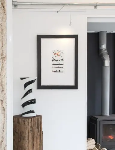Elegantno rješenje za vješanje slika koje ne oštećuje zidove