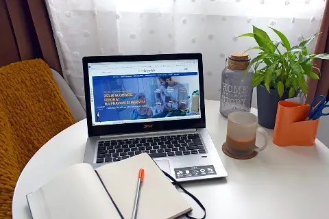 Zašto sve više ljudi kupuje osiguranje online?