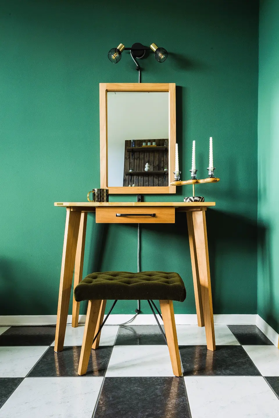 Profinjen i elegantan namještaj od masiva: dizajn interijera koji ćete poželjeti u svom domu