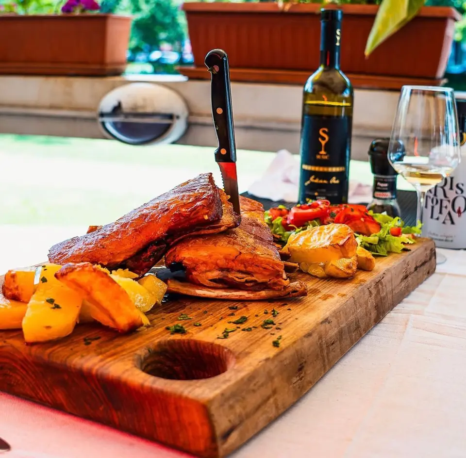 Uživajte u prirodi i domaćoj kuhinji: Otkrijte restoran koji miriše na tradiciju i autentičnost