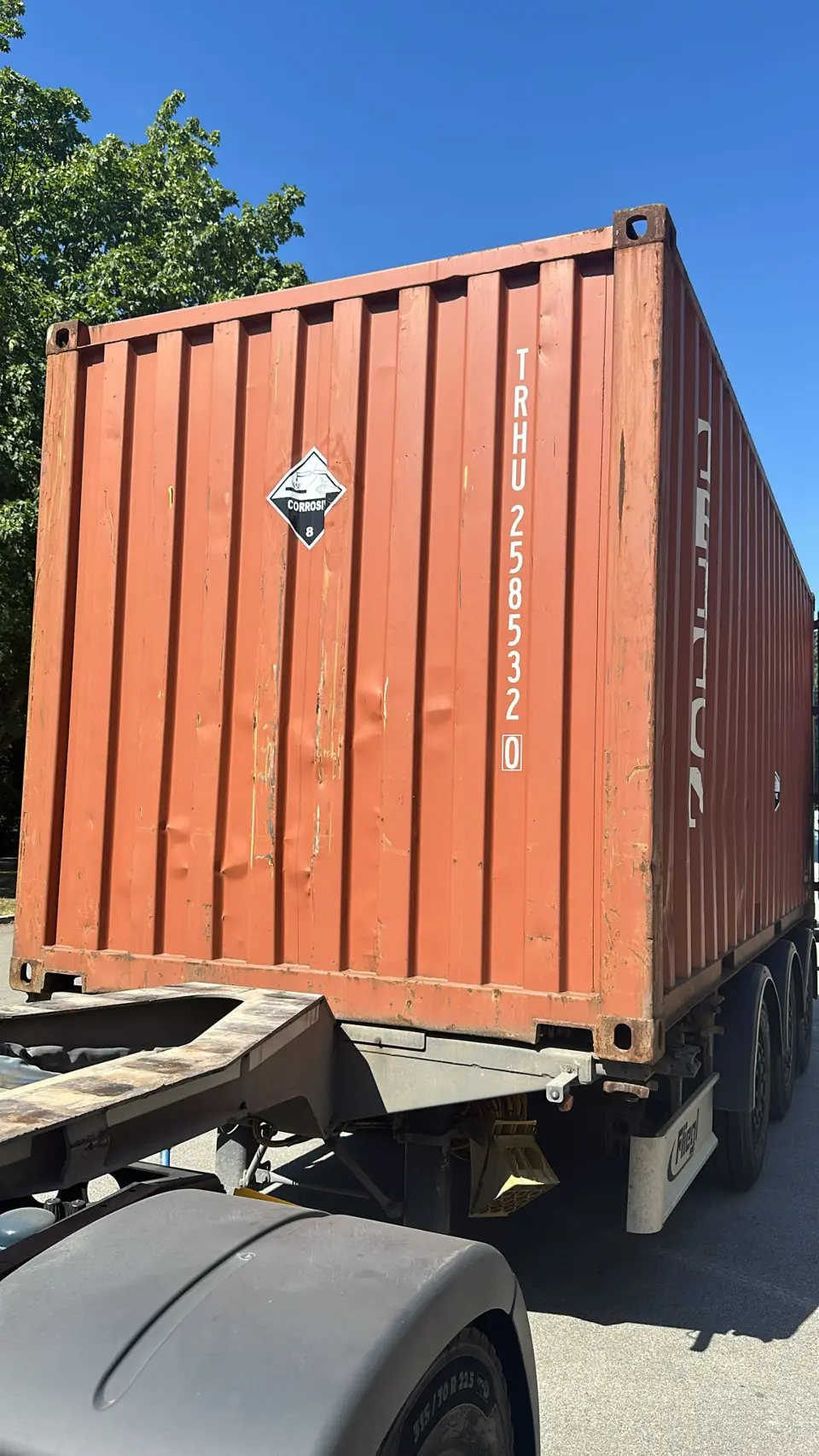 Siguran prijevoz opasnih roba: od pakiranja do dostave u svim modovima transporta