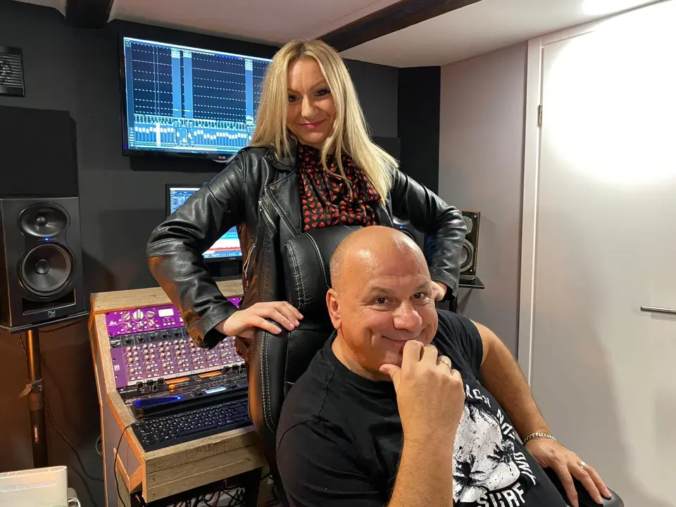 Dvostruka snaga: Oni stoje iza hit TV emisija, a njihov bend osvaja evente!