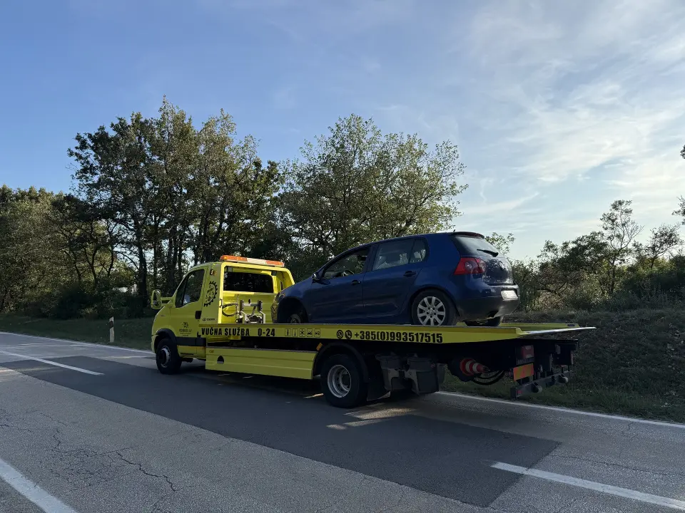Stao vam je auto? Na ovom mjestu rješavaju kvarove, pune klimu i mijenjaju gume